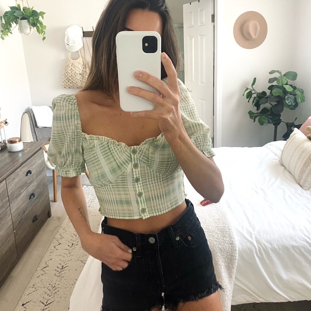 NWT Cropped blouse